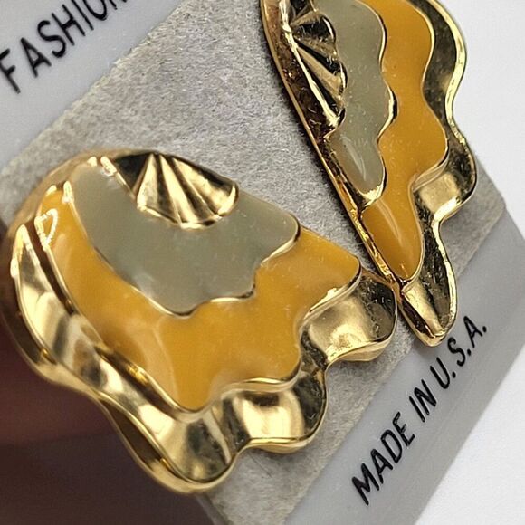 Estate Jewelry - Vintage 80s Yellow Enamel Goldtone Fan Earrings 1.5in